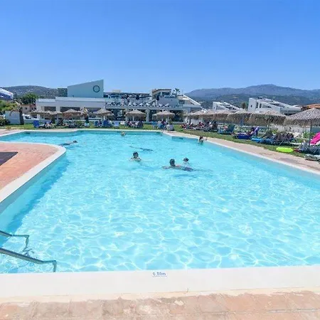 Varvaras Diamond Aparthotel 3*