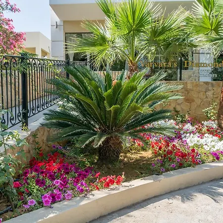 Varvaras Diamond Aparthotel 3*