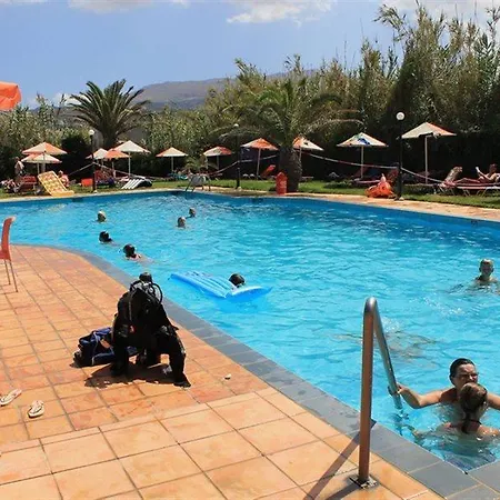 Varvaras Diamond Aparthotel 3*