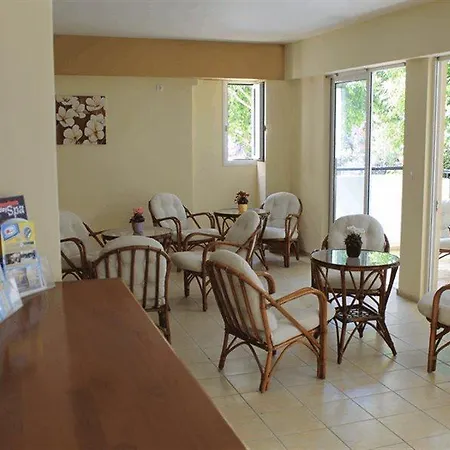 Varvaras Diamond Aparthotel 3*