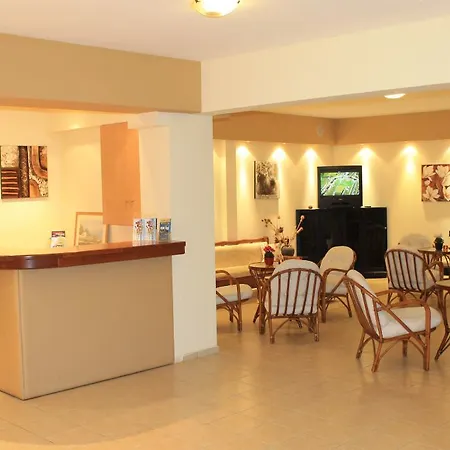 Aparthotel Varvaras Diamond 3*
